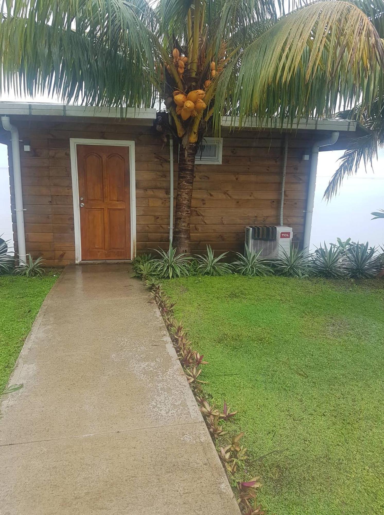 Le Uaina Beach Resort Faleapuna Екстериор снимка