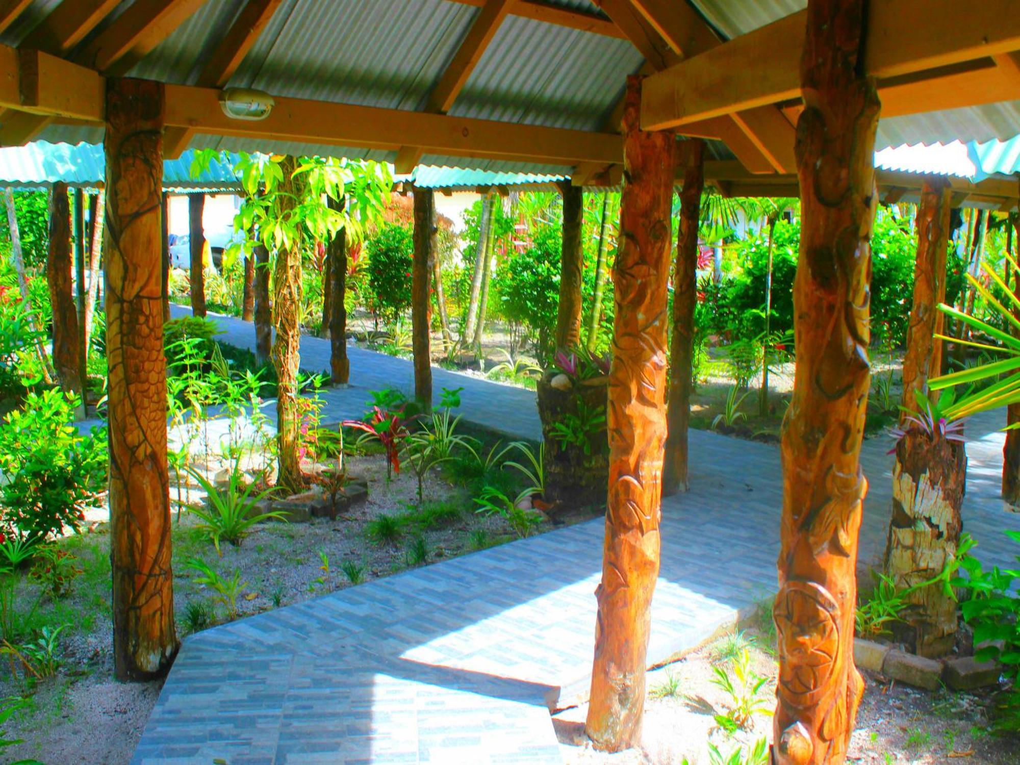 Le Uaina Beach Resort Faleapuna Екстериор снимка