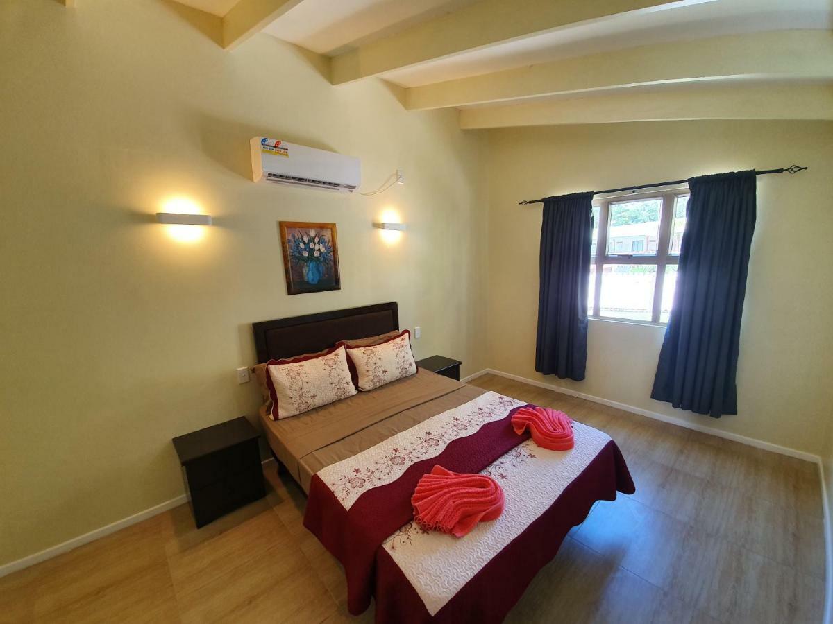 Le Uaina Beach Resort Faleapuna Екстериор снимка